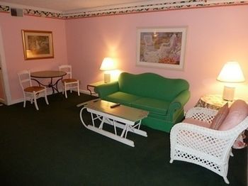 The Lilac Tree Suites & Spa Mackinac Island Exterior photo